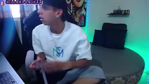 Snapshot of hill_and_jack chatting on January 13, 9:42 pm Hill and Jack online show from January 13, 9:42 pm