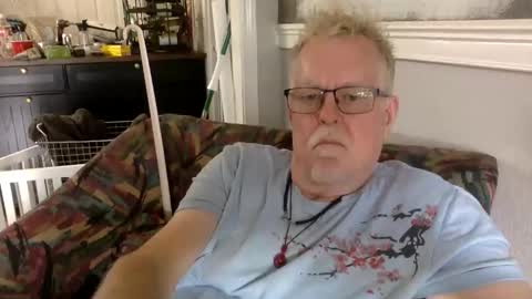 TwoDaddies online show from January 7, 9:20 pm