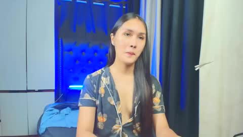 yuricah online show from November 19, 2:11 am