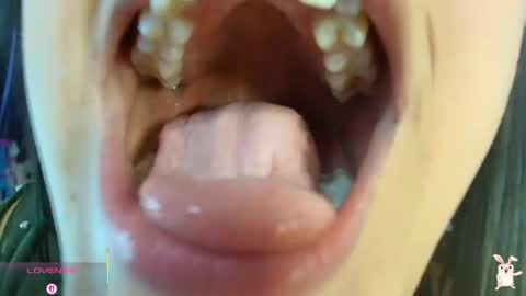 hinata online show from April 15, 9:15 pm