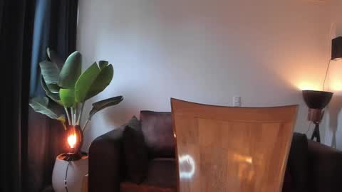 Hinnata online show from February 21, 4:48 pm