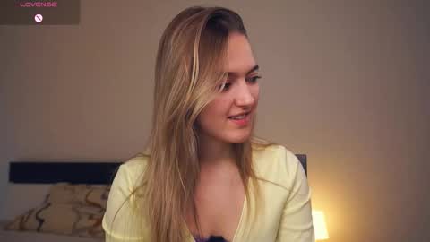 Snapshot of hip_hop_baby chatting on September 30, 7:13 pm Leya Day Mary Night PvT Open online show from September 30, 7:13 pm