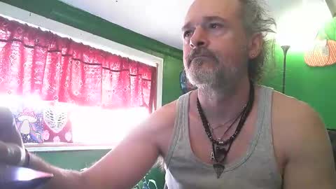 hippiedad333 online show from March 8, 4:44 pm