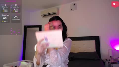 H A N N A H online show from December 10, 11:51 pm