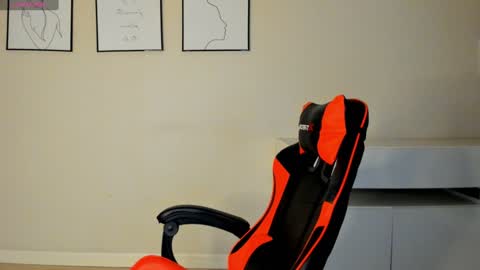 Hitomi online show from February 9, 3:00 am