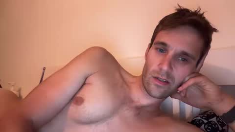 Snapshot of hobie1989 chatting on September 30, 7:19 am hobie1989 online show from September 30, 7:19 am