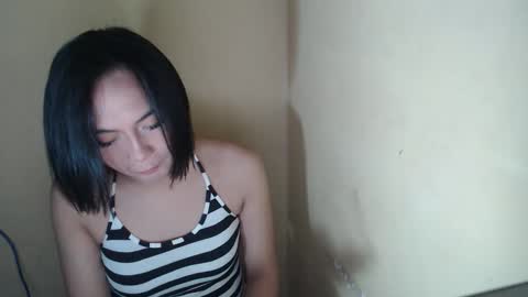 Kim3 online show from April 21, 5:42 pm