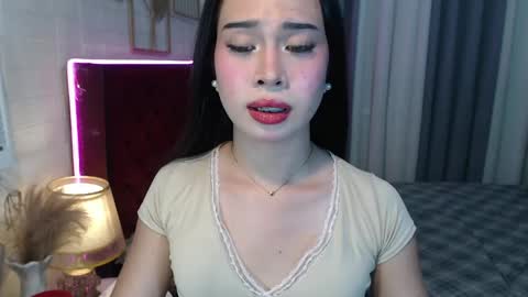 hoelymolly online show from April 21, 2:51 am