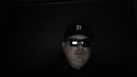 holden_minutz online show from May 20, 6:21 am