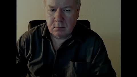 Snapshot of holgerhb53 chatting on October 2, 9:52 am Holger online show from October 2, 9:52 am