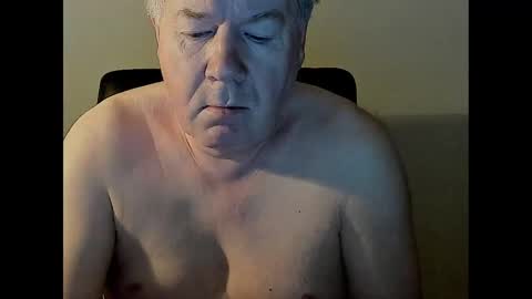 Snapshot of holgerhb53 chatting on March 11, 3:47 am Holger online show from March 11, 3:47 am
