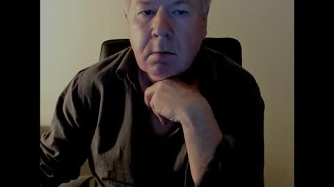 Snapshot of holgerhb53 chatting on October 9, 3:28 pm Holger online show from October 9, 3:28 pm