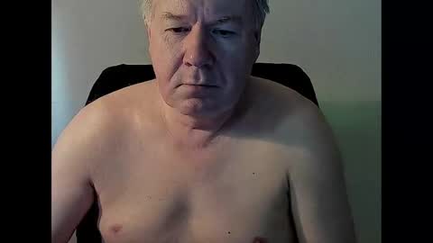 Snapshot of holgerhb53 chatting on March 4, 9:40 am Holger online show from March 4, 9:40 am