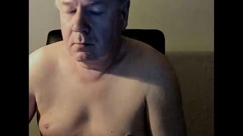 Snapshot of holgerhb53 chatting on March 10, 5:22 am Holger online show from March 10, 5:22 am