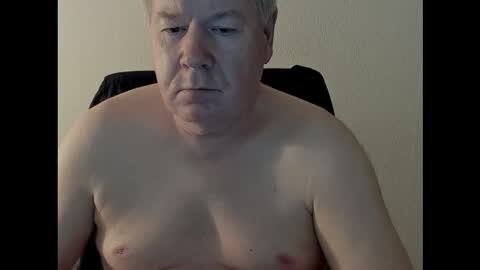 Snapshot of holgerhb53 chatting on September 30, 7:52 am Holger online show from September 30, 7:52 am