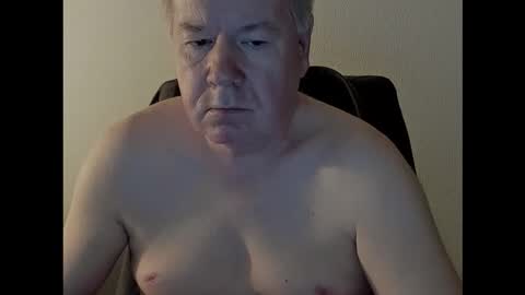 Snapshot of holgerhb53 chatting on October 3, 12:57 pm Holger online show from October 3, 12:57 pm