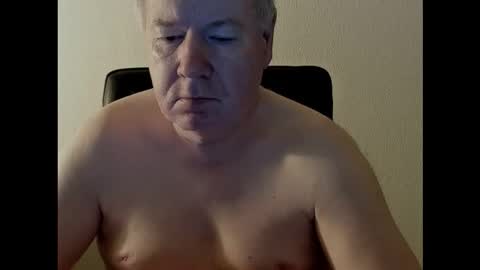 Snapshot of holgerhb53 chatting on September 27, 4:32 am Holger online show from September 27, 4:32 am