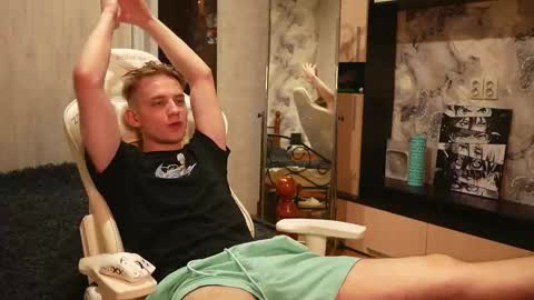 Extaz  Athrey  Howard online show from October 22, 6:31 pm