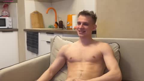 Extaz  Athrey  Howard online show from April 5, 6:16 pm