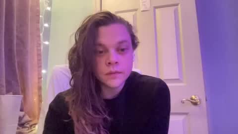 Snapshot of holly23hopefull chatting on January 5, 11:22 pm Hollys Drive threw Side Of CB. online show from January 5, 11:22 pm