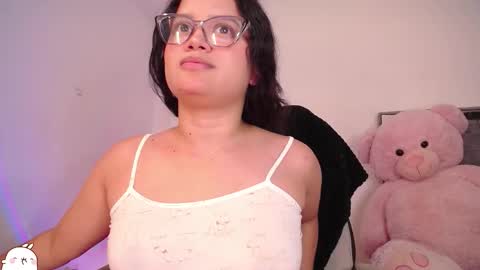 Snapshot of holly_16 chatting on October 5, 4:54 am holly_16 online show from October 5, 4:54 am