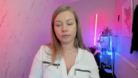 Holly online show from November 23, 12:08 am