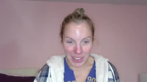 holly_bourbon online show from October 12, 8:32 pm