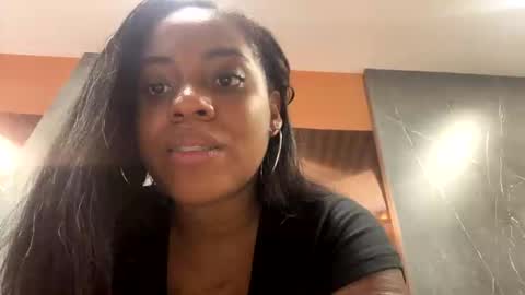 Snapshot of holly_jorda chatting on October 11, 8:23 pm online show from October 11, 8:23 pm