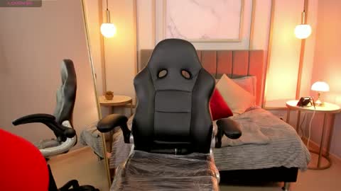 Holly Madisson online show from March 5, 2:26 pm