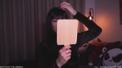 Holly Linder online show from January 17, 2:21 am