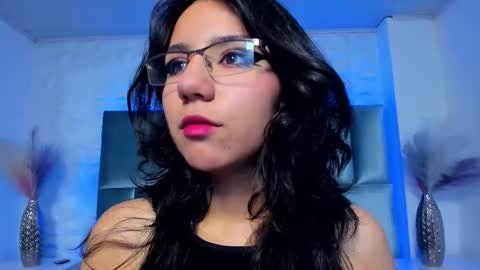 hollypeach_ online show from November 24, 8:07 pm