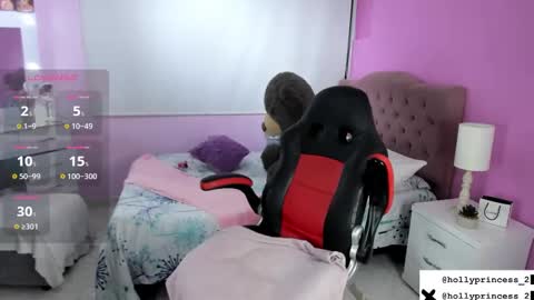 Snapshot of hollyprincess_2 chatting on February 7, 11:34 pm holly princess mermaid online show from February 7, 11:34 pm