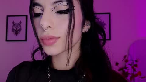 holly online show from May 28, 6:00 am