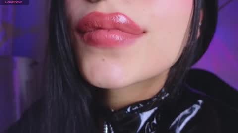 holly online show from October 9, 2:22 pm