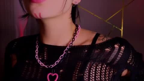 holly online show from December 4, 2:11 am