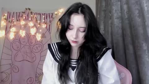 Ho Lee Sheet online show from November 7, 6:10 pm