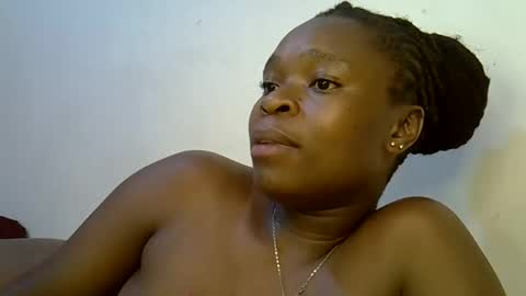 holy_ebony online show from May 8, 10:04 pm