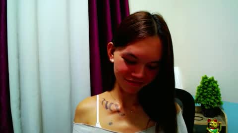 holy_maxine online show from January 12, 5:36 am