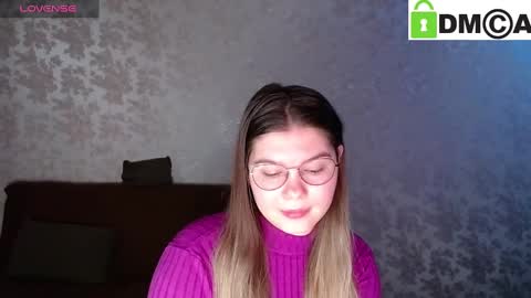 Welcome guys  Pleasure to see you all here  My name is MichaelaTip menu is active Private is open  online show from March 4, 5:32 am