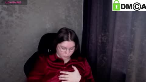 Welcome guys  Pleasure to see you all here  My name is MichaelaTip menu is active Private is open  online show from February 24, 5:32 am