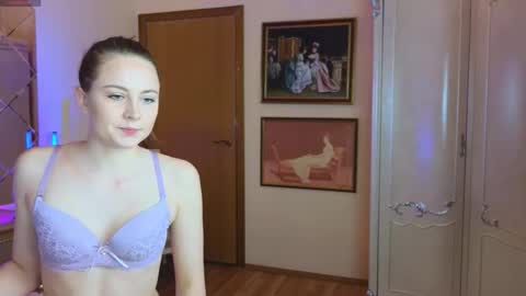 holybabydoll online show from November 13, 11:46 am