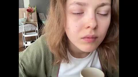Snapshot of holydori chatting on September 23, 8:08 am dori not holy get my tg channel with link from description under last photo online show from September 23, 8:08 am