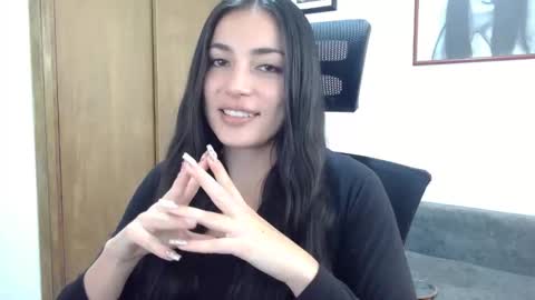 Honey Aynu online show from April 18, 7:07 pm