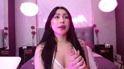honey_doll_x online show from April 25, 1:41 pm