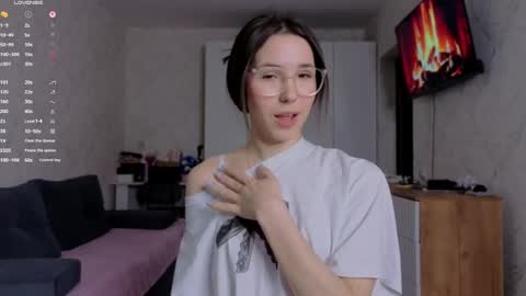 honey_peachy online show from May 11, 4:04 pm