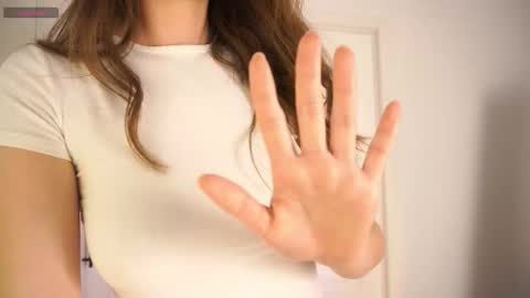 Snapshot of honey_pixie chatting on September 20, 4:10 pm honey_pixie online show from September 20, 4:10 pm