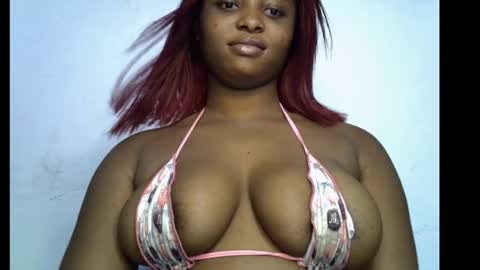 Snapshot of honey_plumx12 chatting on September 25, 9:44 pm mamacita online show from September 25, 9:44 pm