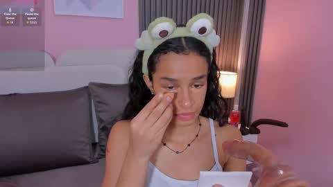 Snapshot of honey_sofii_ chatting on October 5, 10:34 am honey_sofii_ online show from October 5, 10:34 am