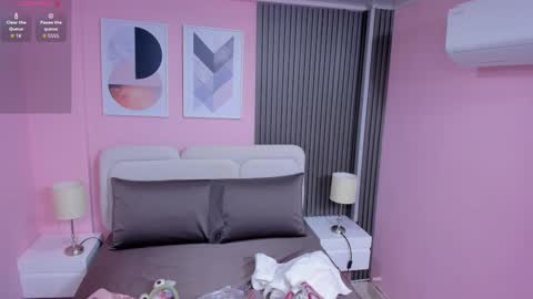 Snapshot of honey_sofii_ chatting on September 28, 11:52 am honey_sofii_ online show from September 28, 11:52 am
