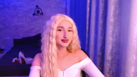 Snapshot of honey_sunset chatting on October 1, 7:02 pm honey_sunset online show from October 1, 7:02 pm